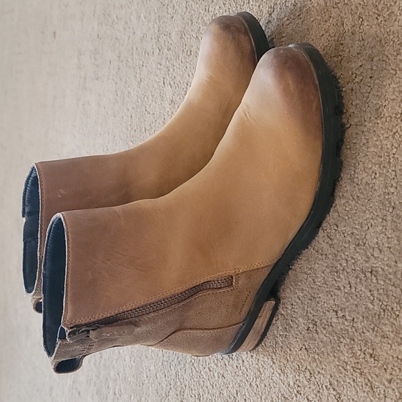 Womens Sorel Emelie waterproof ankle boots - Picture 1 of 6